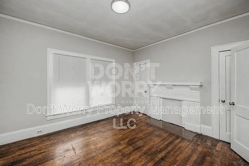 2 bed, 1.0 bath, $1,095 — Photo 4