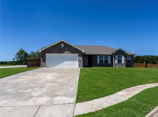 2200 Augusta Cir, Gentry, AR 72734