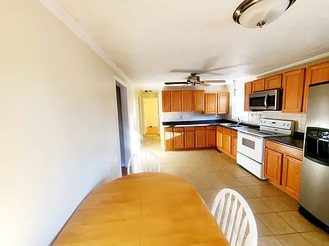 1st image of 7 Helena Ln