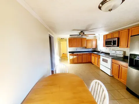 7 Helena Ln