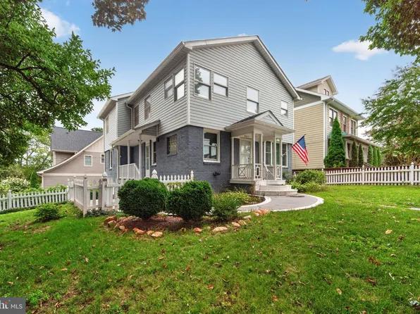 2637 N Greenbrier St, Arlington, VA 22207