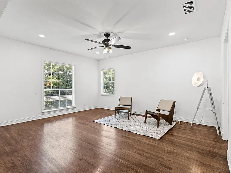 82 Vaughn Dr — Photo 5