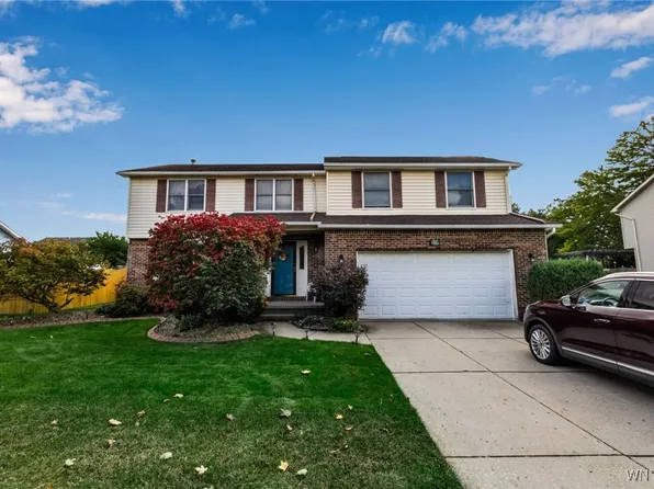 46 Gale Dr, Lancaster, NY 14086