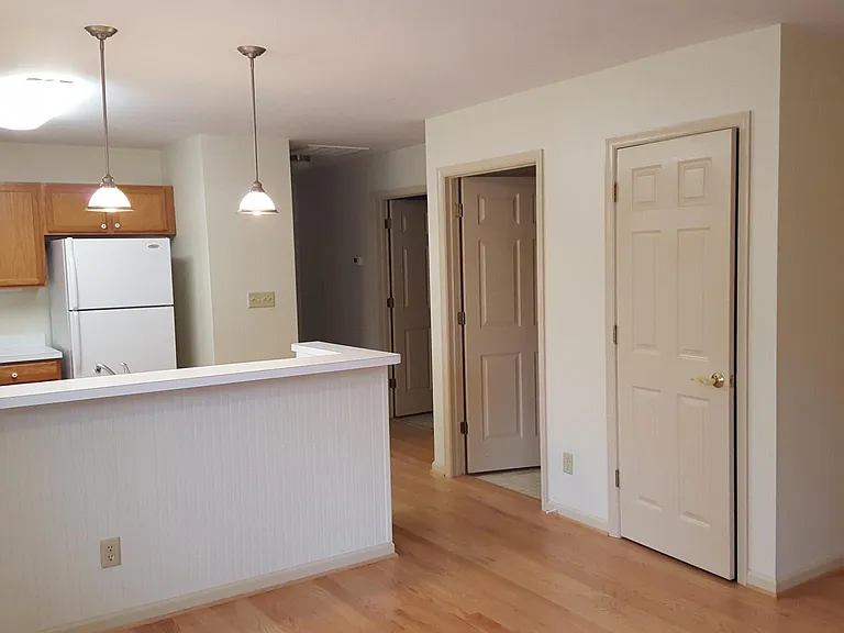 1417 Burgess Ln #B — Photo 6