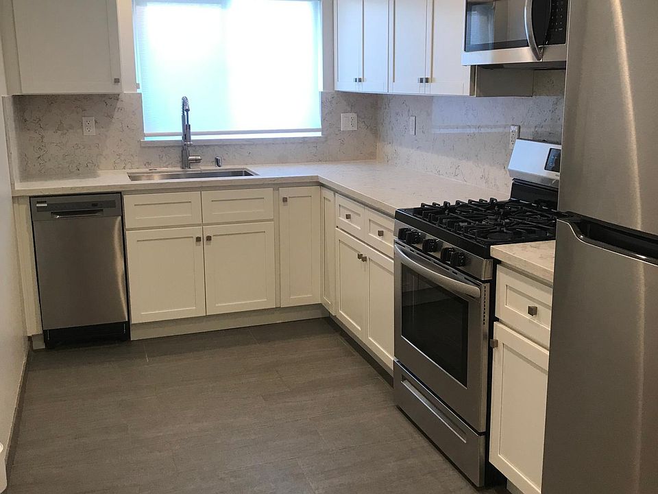 1st image of 102 N Hayworth Ave #5