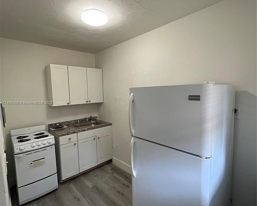 1st image of 3669 Thomas Ave #2