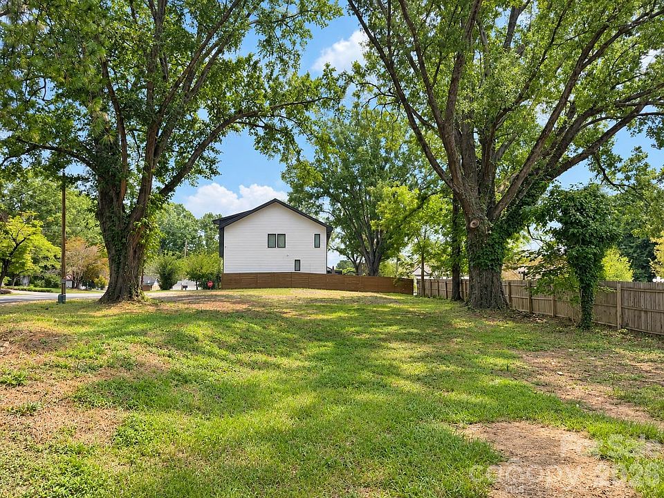 1st image of 4420 Castleton Rd #3