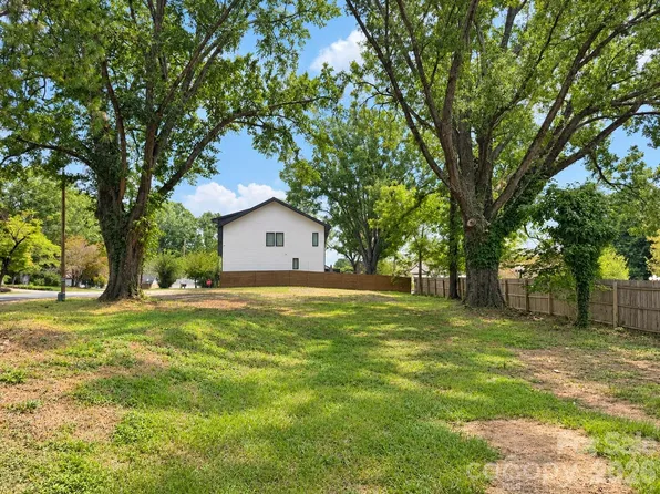 4420 Castleton Rd #3, Charlotte, NC 28211