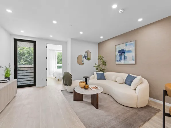 366 Harman Street image 25 of 54