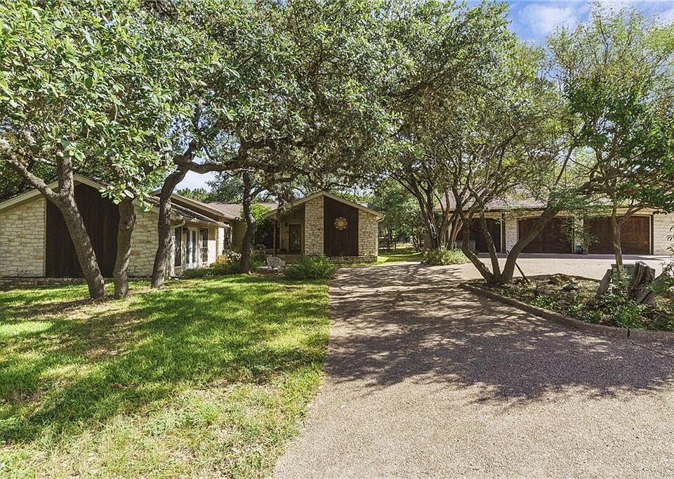 1st image of 5 Woodridge Cir