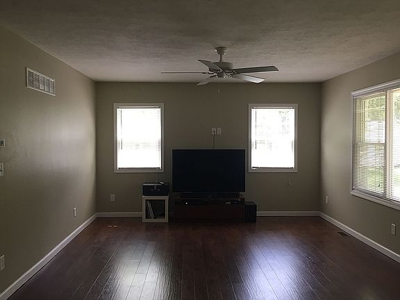 4th image of 3358 Clayton St