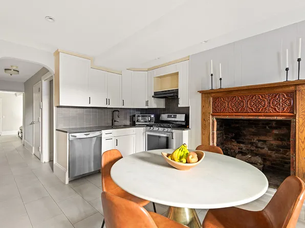 485 West 22nd Street image 7 of 19