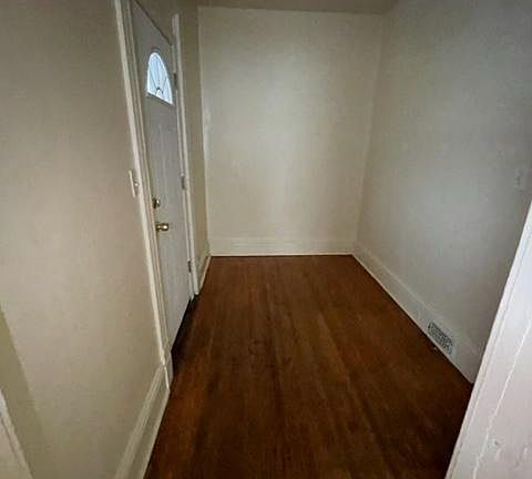5th image of 204 W Beard Ave #2N