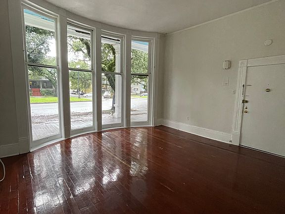 2nd image of 1737 Napoleon Ave #A1