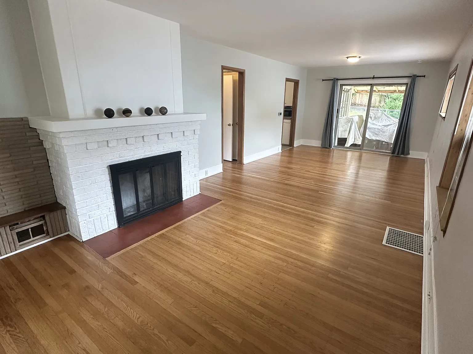 6341 4th Avenue NE - 1 — Photo 2