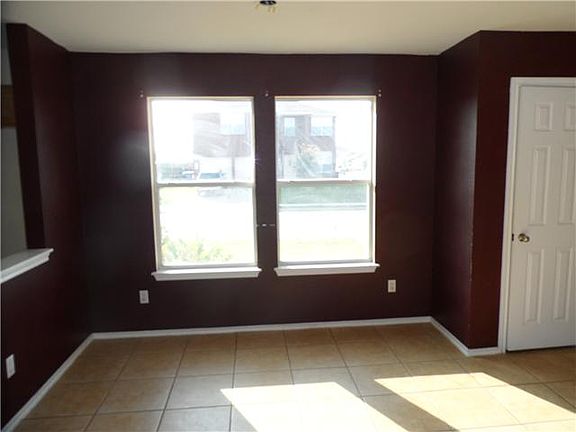3rd image of 106 Paddington Way