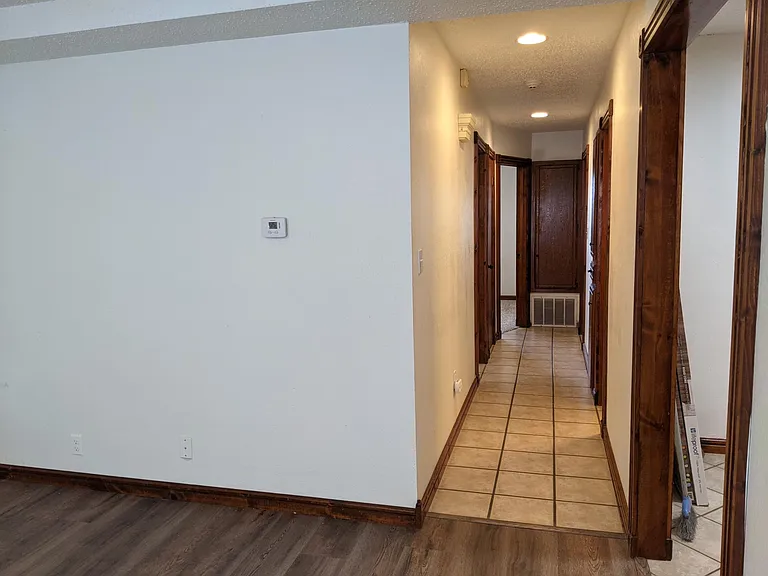 1013 Newport Ave — Photo 6