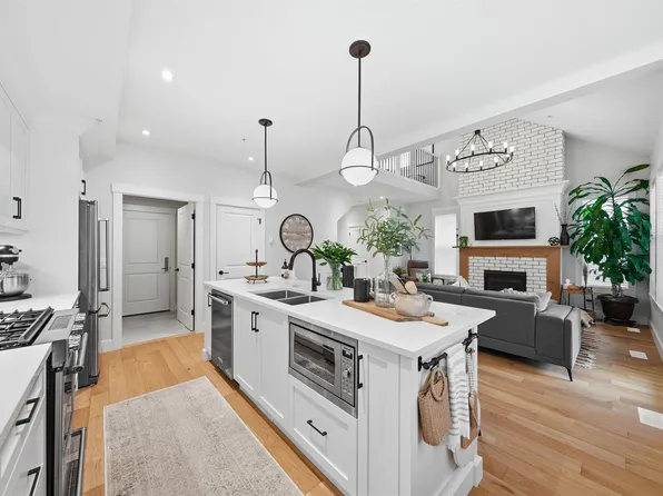 21858 47b Ave #8, Langley, BC V3A 0L3
