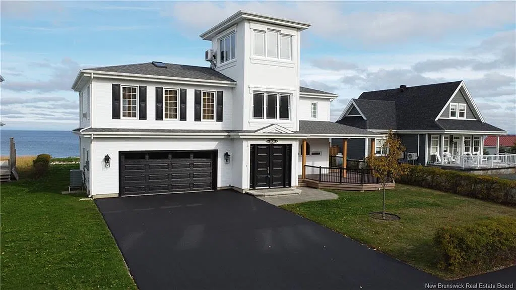 3 bed, 2.0 bath, 2600 sqft, $5,000 — Photo 3