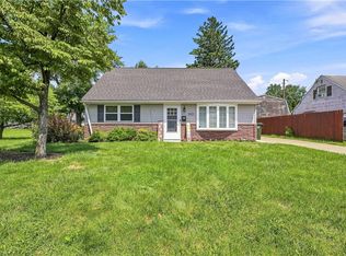 1322 W Rosemont Dr, Bethlehem, PA 18018