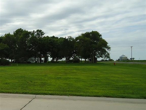 2nd image of 105 Dakota Cir