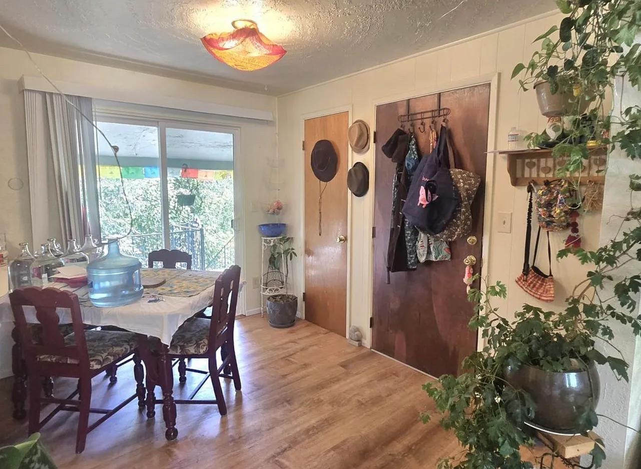 2 bed, 1000 sqft, $1,325 — Photo 4