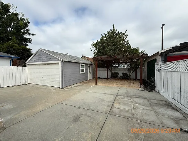 3 bed, $3,495 — Photo 4