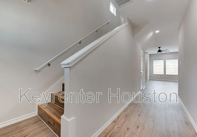 8202 Homewood Ln #E — Photo 4