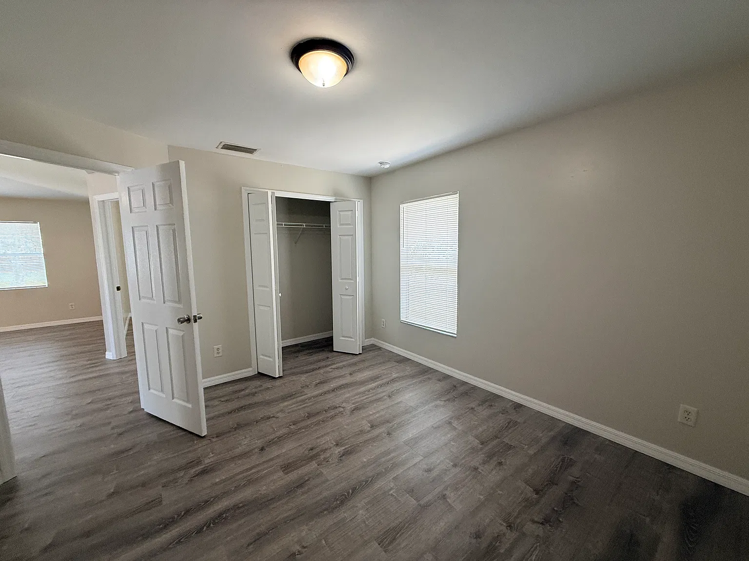 2508 Martin Ave — Photo 3
