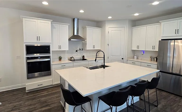 18410 Blue Heron Cir — Photo 9