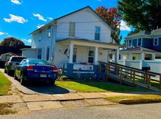 112 , 122 East Thistle Avenue, Sistersville, WV 26175