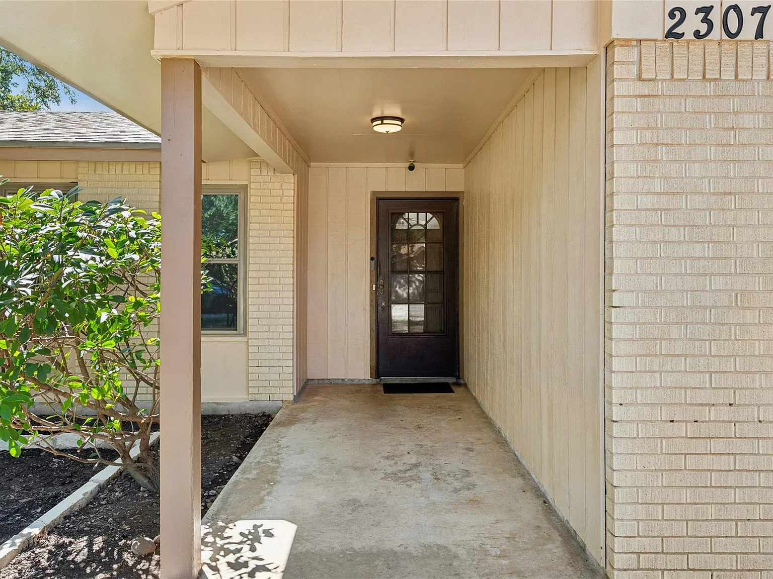 3 bed, 2.0 bath, 1061 sqft, $1,750 — Photo 4