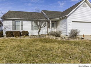 62 Frank St, New Berlin, IL 62670