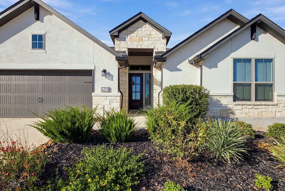 3 bed, 2.5 bath, 2132 sqft, $3,600 — Photo 3
