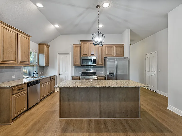300 Kelvington Dr — Photo 8