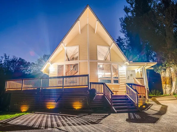 1733 Piiholo Rd, Makawao, HI 96768