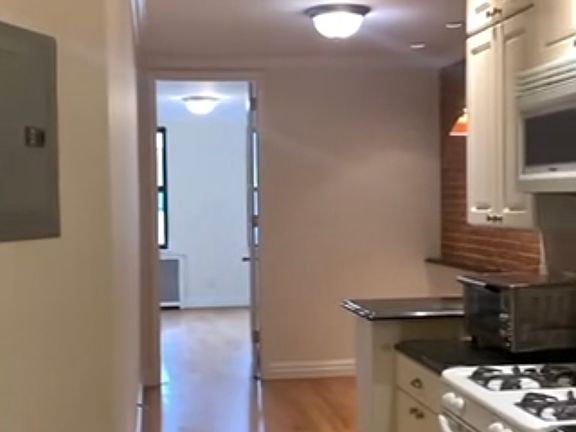 3rd image of 212 E 34th St APT 4E