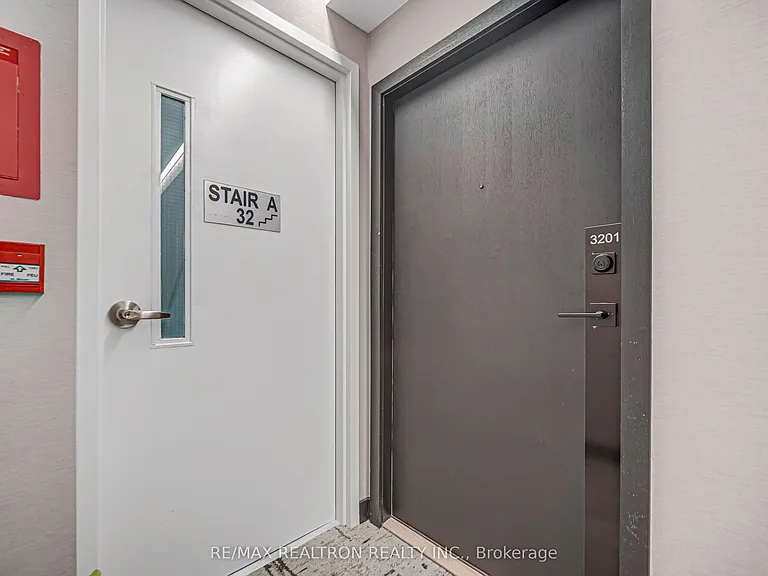 609 Sherbourne St #3201 — Photo 4