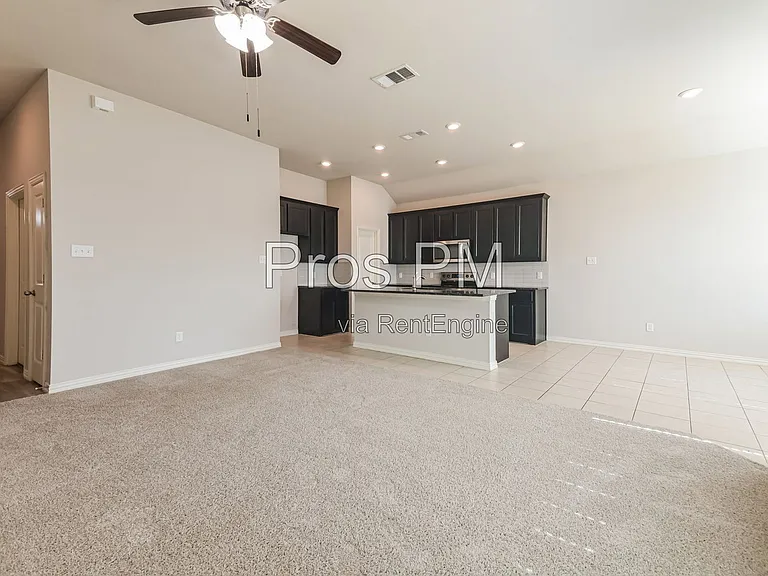1120 Salem Dr — Photo 5
