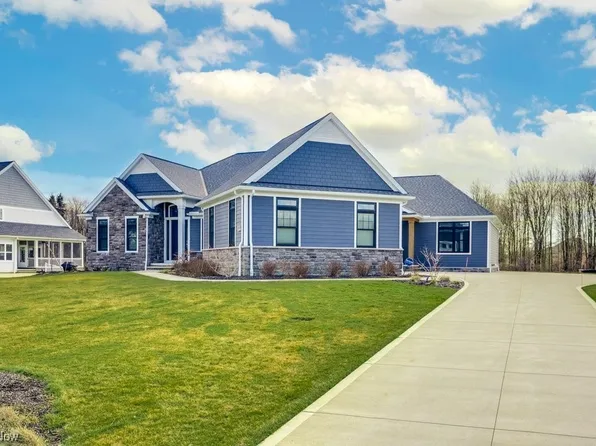 6509 Summer Wind Dr, Brecksville, OH 44141