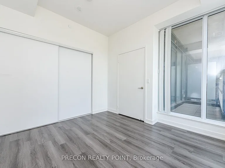 859 The Queensway N #212 — Photo 3