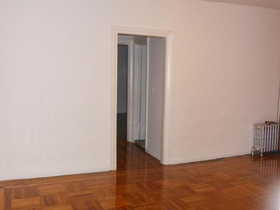 4th image of 2282 Grand Ave