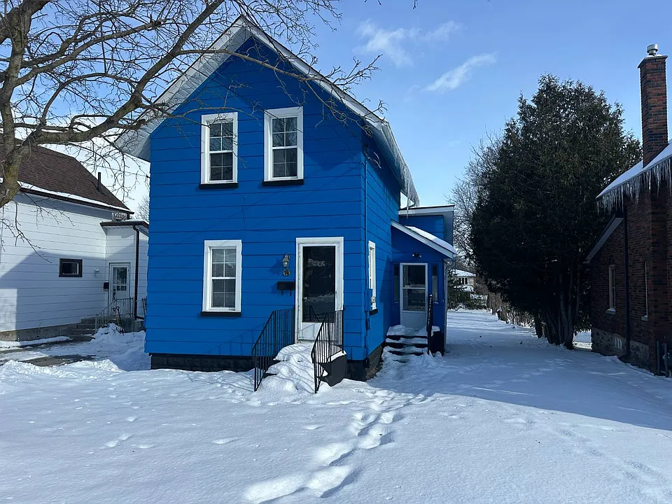 74 Adelaide St S #K9V-3K1