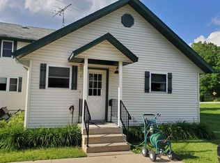 210 Grove St, Elma, IA 50628