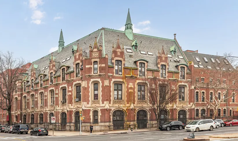 555 Washington Ave #1L