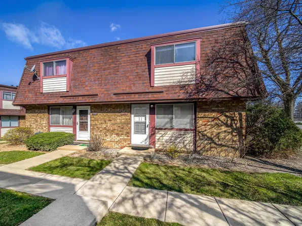 2604 Woodview Ct, Waukegan, IL 60087