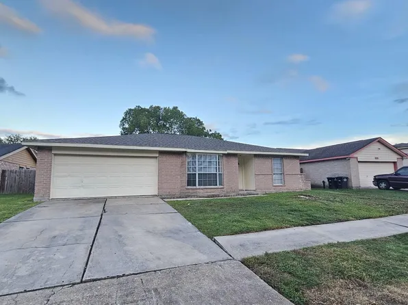 10303 Old Towne Ln, Sugar Land, TX 77498