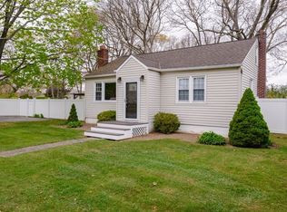 39 Blossom Ave, Holtsville, NY 11742