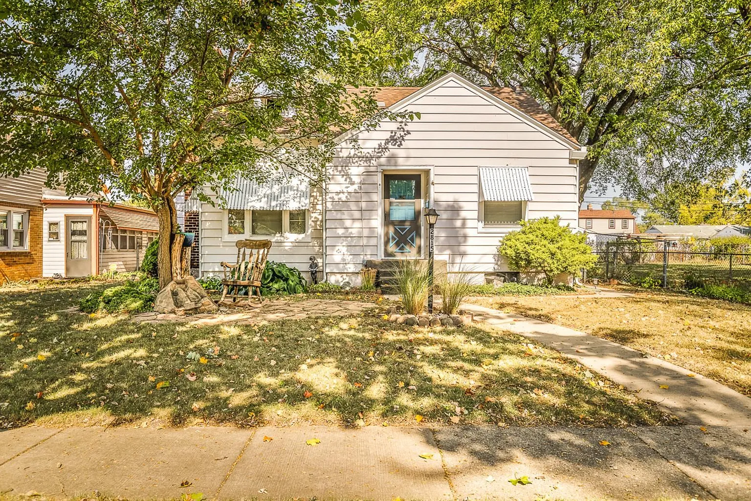 2815 Ridgeway Ave photo 1