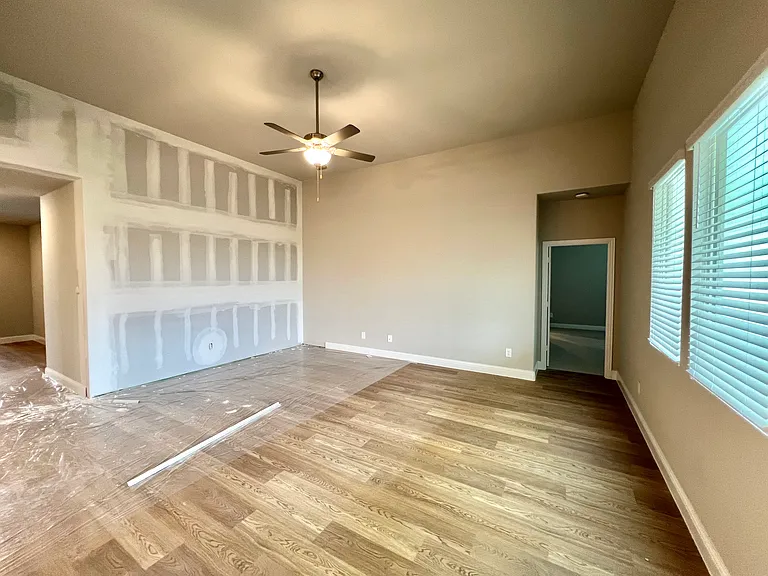 1411 Winters Way — Photo 5